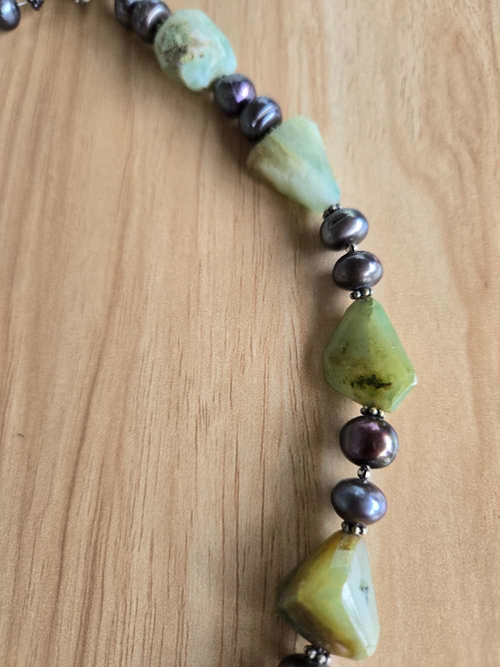 Atrisan Peruvian Opal Lustrous Black Freshwater Pearl Necklace Silvertone Accent - Picture 5 of 11